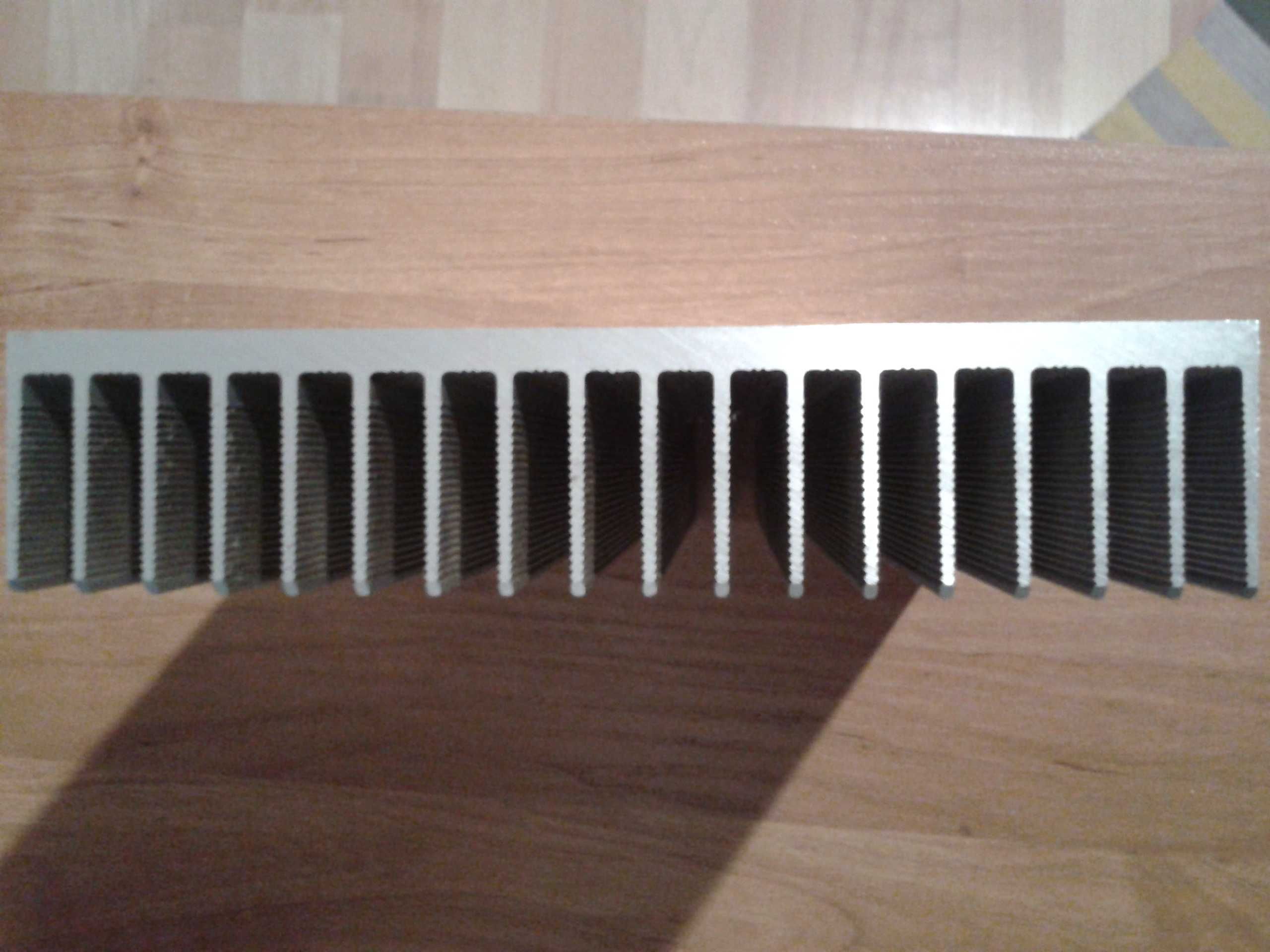 Radiator aluminiu pt componente electronice 165 x 140 x 30 mm