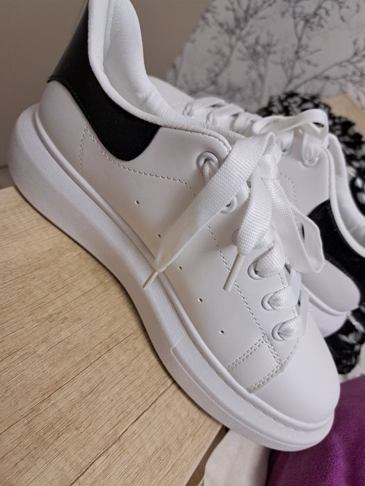 Adidași damă noi