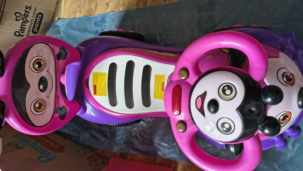 Mașinuță copii roz