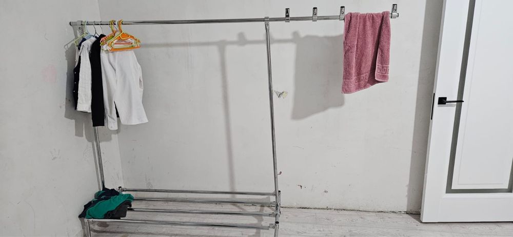 Продам вешалка .