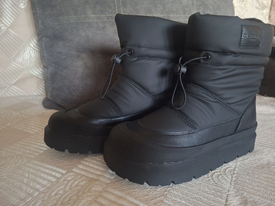 Продам новые сапоги зима- осень