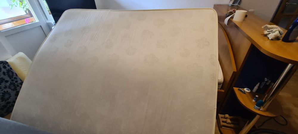 Saltea in stare excelentă