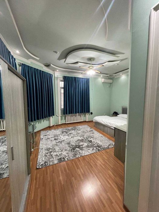 Ул.Юнуса Раджаби М.Космонавты 4,4 соток 300м2 6 Комнат