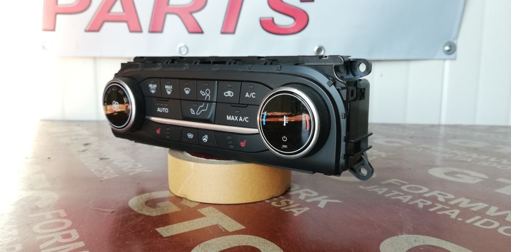 Панел на климатроник Ford Fiesta MK8 (2017-2019)