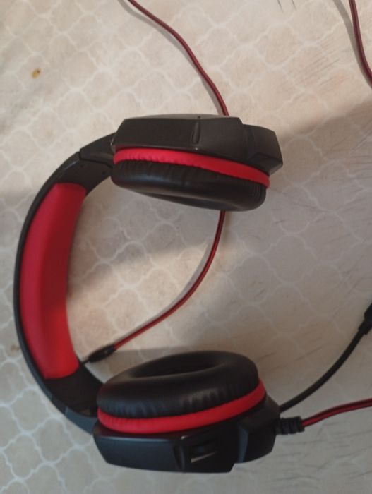 Продаем новый наушник