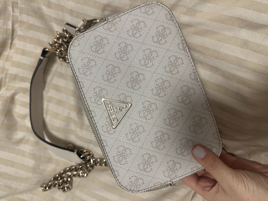 Чанта guess.