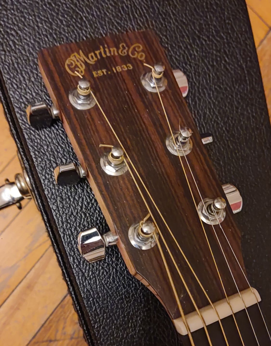 Продам электроакустическую гитару Martin DRS1