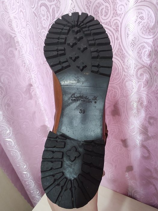 Vând cizme Cristhelen B piele naturală- mărimea 39