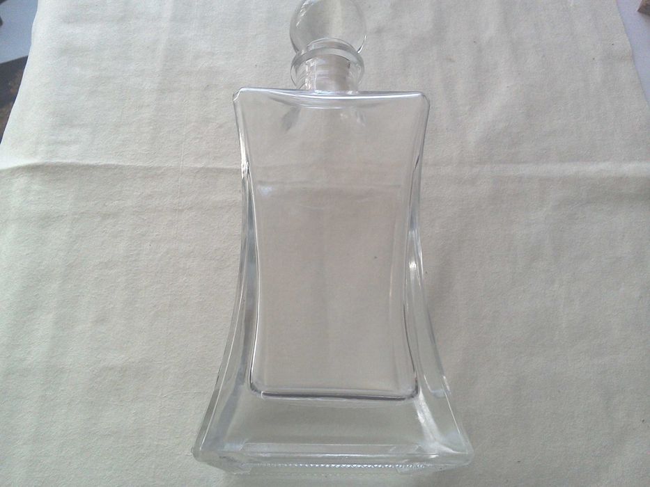 Sticlă decantor cristal gros - 700 ml, formă artdeco, 24 cm cu dop
