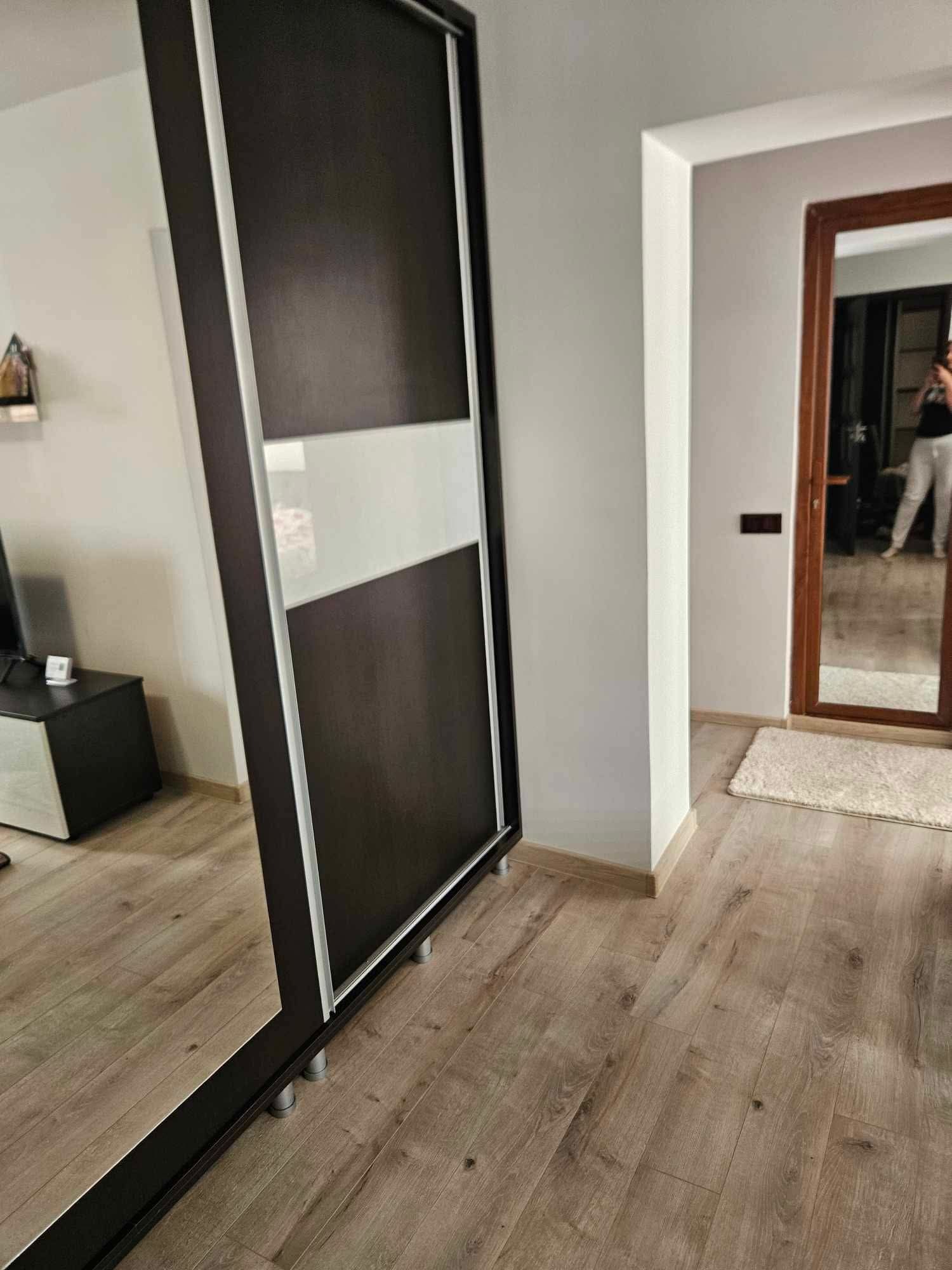 Vand apartament total renovat
