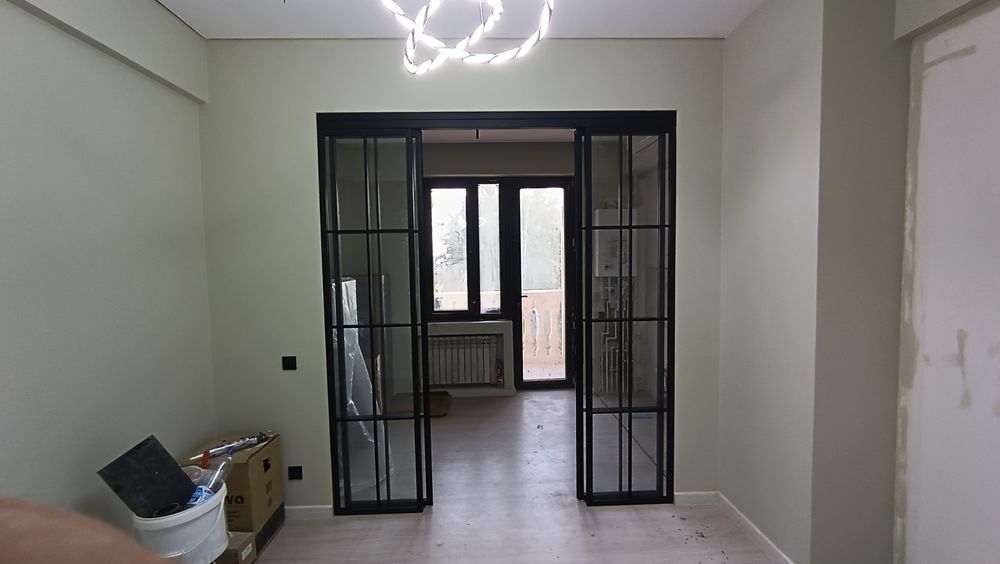 Стеклянные раздвижные перегородки в стиле лофт