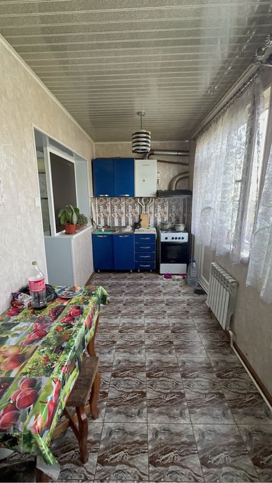 2 xona kvartira sotiladi