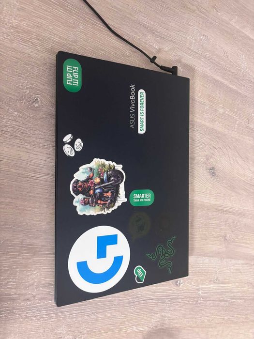 vand laptop cu ecranul spart