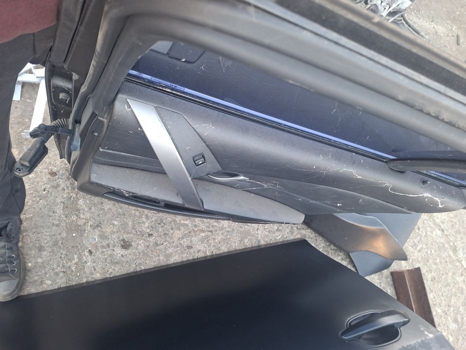 Usi E60 negru complete cu tot cu cu interior sau fara