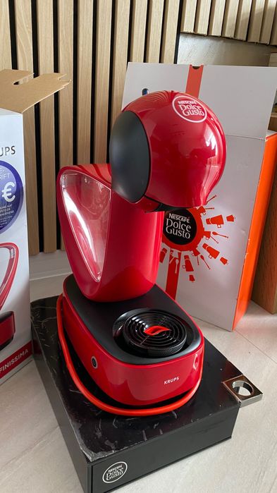 KRUPS Nescafé Dolce Gusto Кафемашина с капсули + органайзер чекмедже