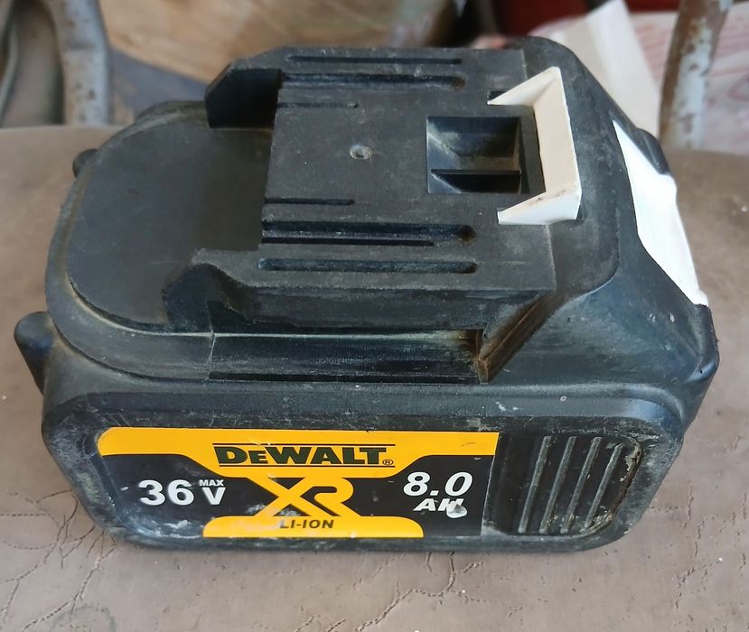 Продавам Батерия DeWALT  36V 8.0AH