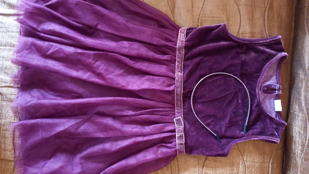 Роклички 3-4-5 год +подарък диадема