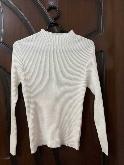 Лонгсливы и свитера