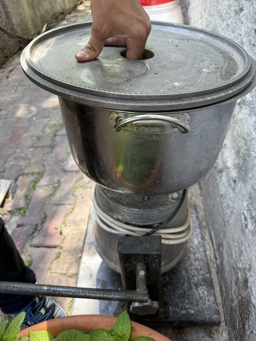 Aparate metalice cu motor