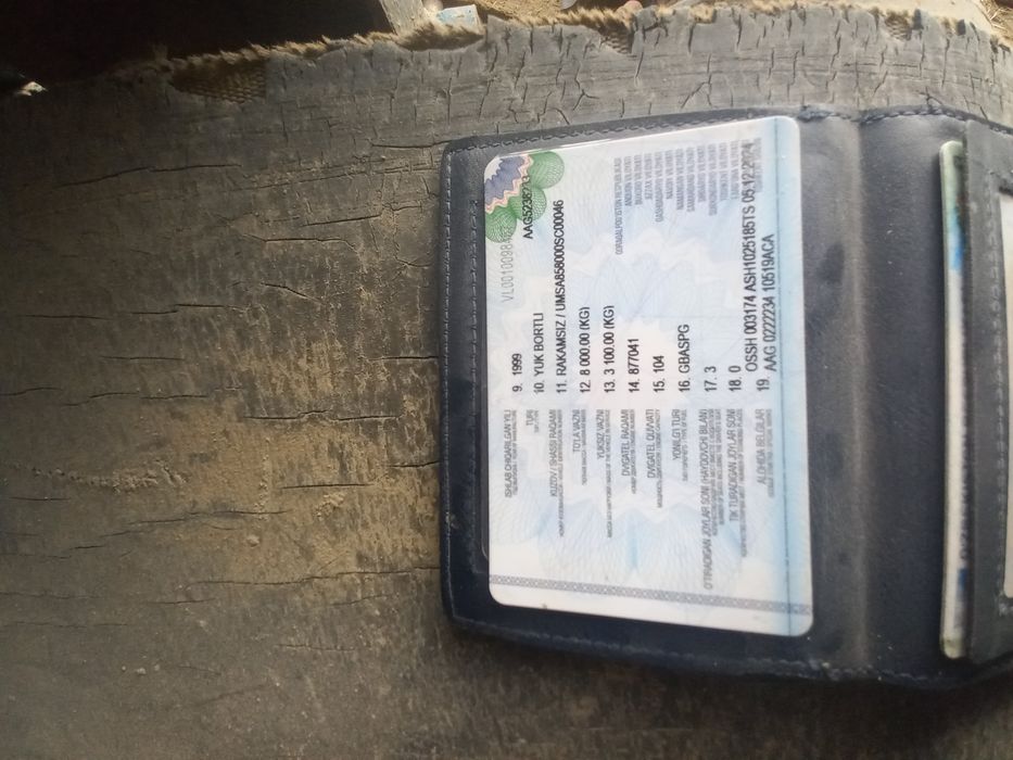 Isuzi otayul yuk moshina