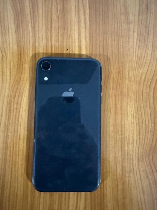 Vand iPhone XR.      .