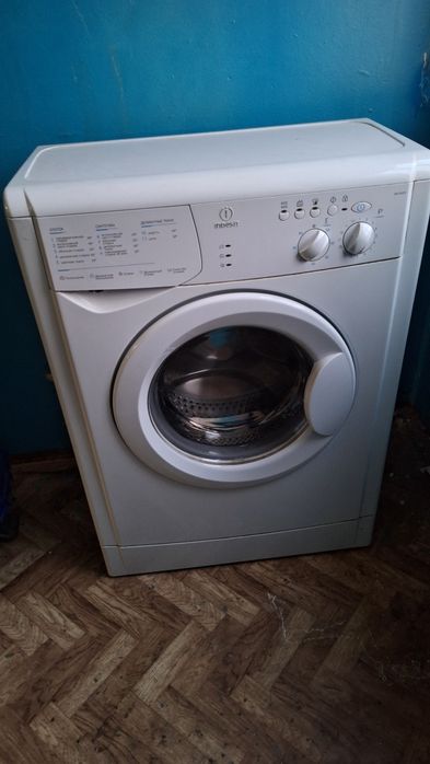 Продам стиральная машина Indesit Wiun 82