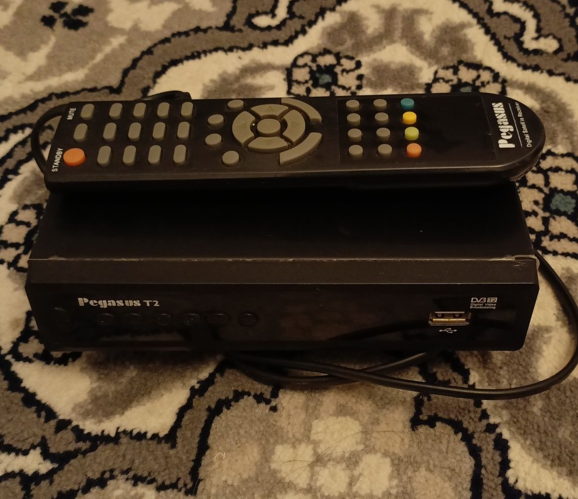 продаются тюнеры и роутер