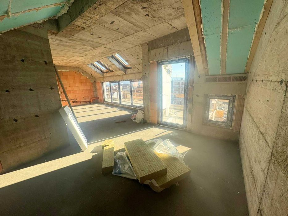 Продава се Тристаен апартамент в Варна, Център - 154 кв.м за 942 €/кв.м - Снимка #8