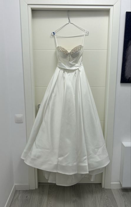 Vand rochie de mireasa