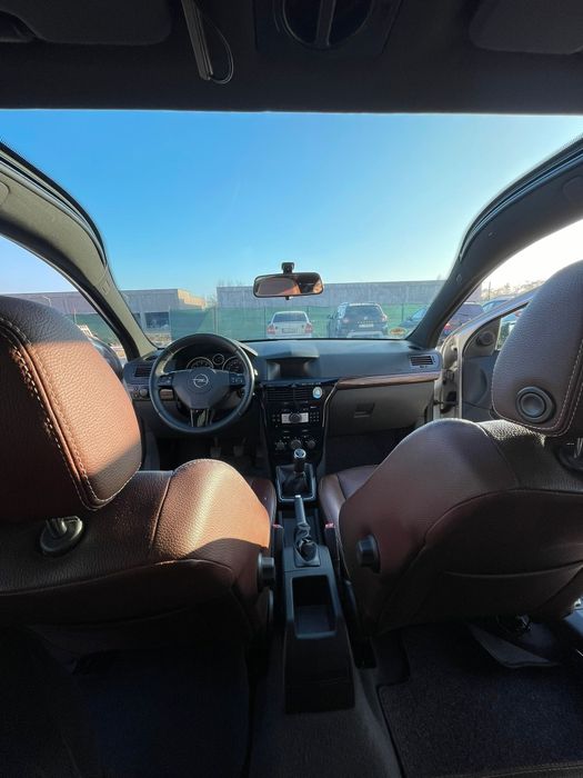 Opel Astra H Gtc  Panoramic Edition