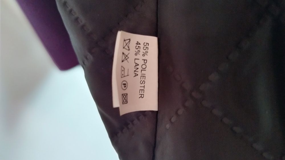 Palton NOU  100% fabricat in Romania - marime 42