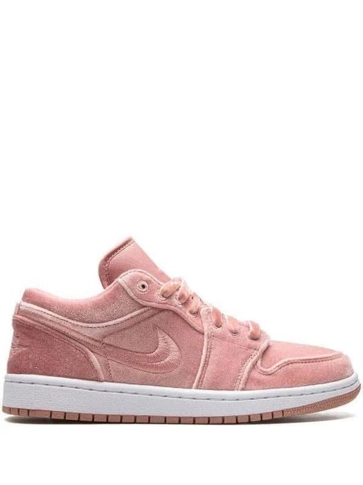 Jordan pink shoes