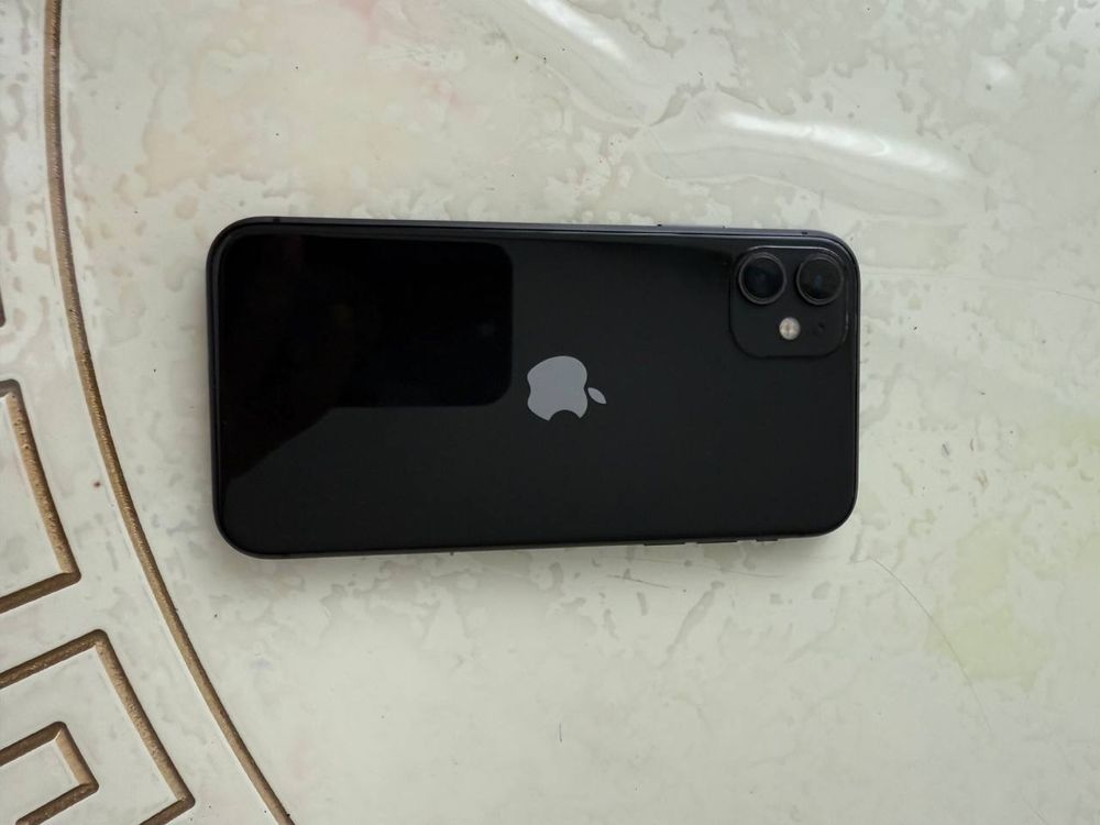Iphone 11 в хорошем состоянии