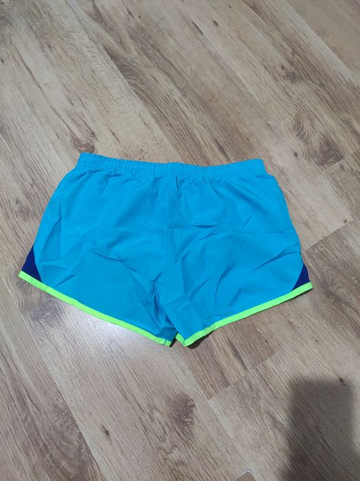 Pantaloni scurți de damă Nike mărimea S