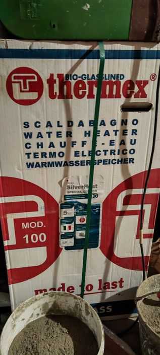 Продаем Водонагреватель 100л