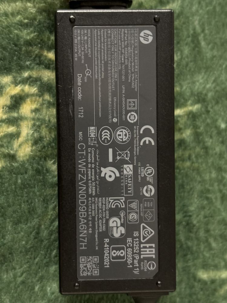 продавам лаптоп hp