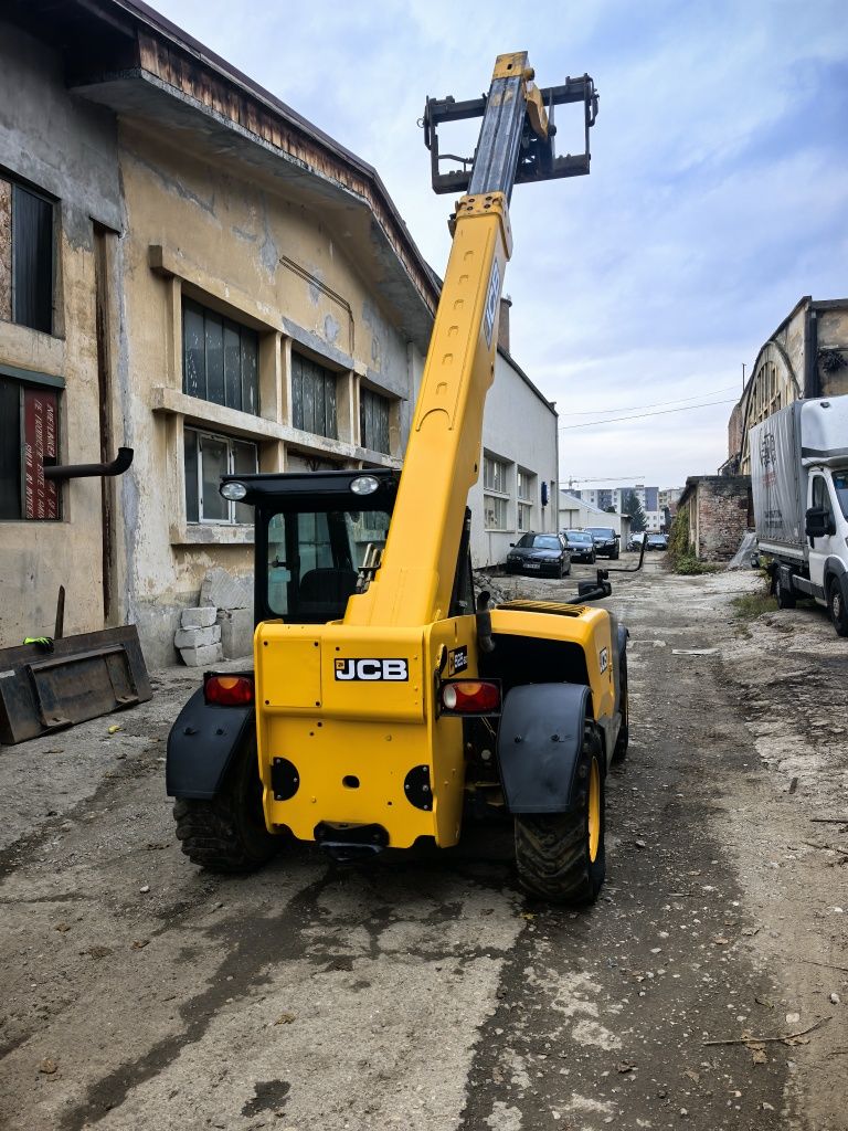 JCB încărcător telescopic Manitou