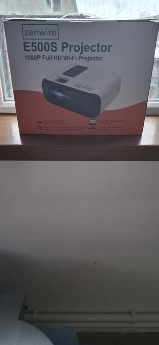 Mini videoproiector Zenwire  folosit o singura data