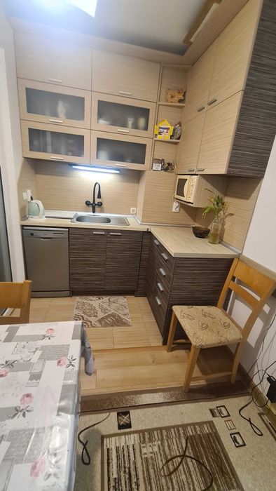 Отдавам апартамент под наем в Благоевград