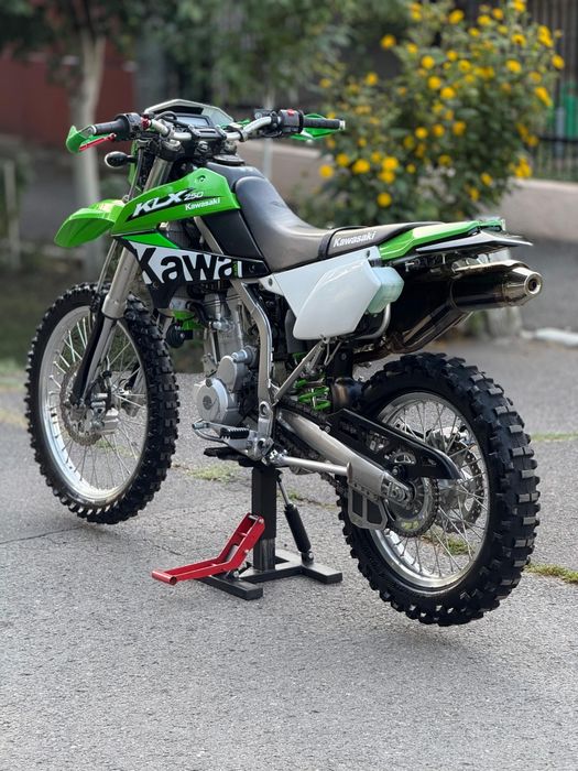 Vând Kawasaki KLX 250 2016 Enduro impecabil/Acte/Pornire buton