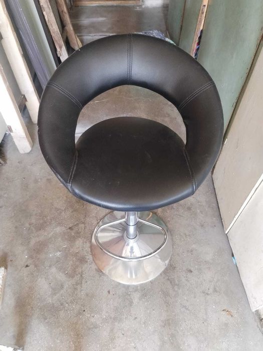 Scaune de bar de vanzare si masa cu 4 scaune