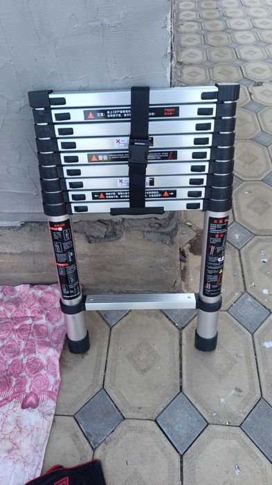 Стремянка  лестница телоскопическая. Высота 2,90