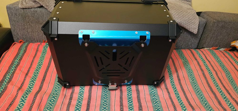 portbagaj Cutie superioară neagră cu suport pentru BMW 14-18