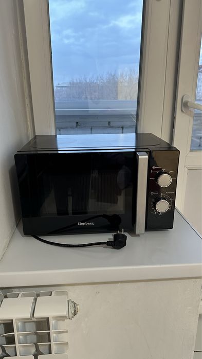 Микроволновка Elenberg