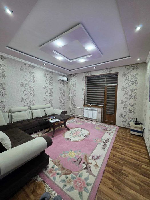 Продаётся 2х комн квартира на 3 этаже Ор-р 5 микрорайон Жомий