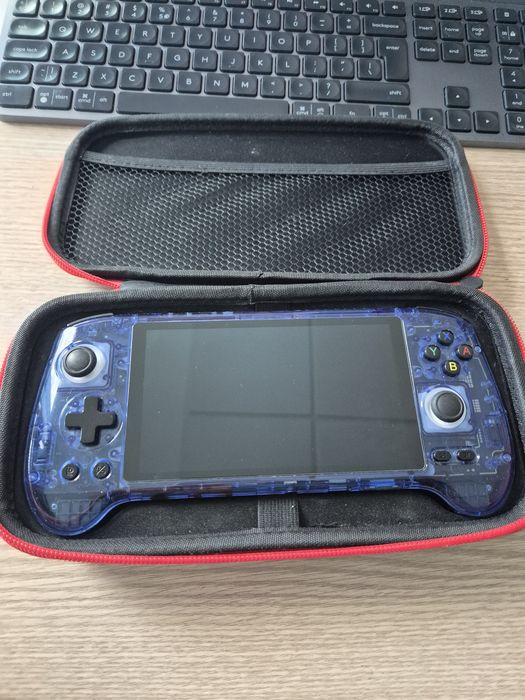 Anbernic RG556 nintendo, playstation emulator