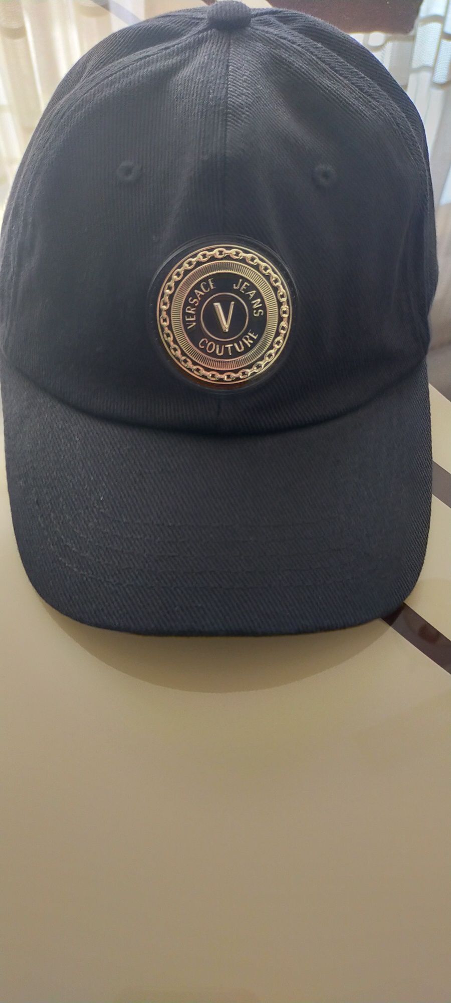 Vând șapcă originală Versace Jeans couture