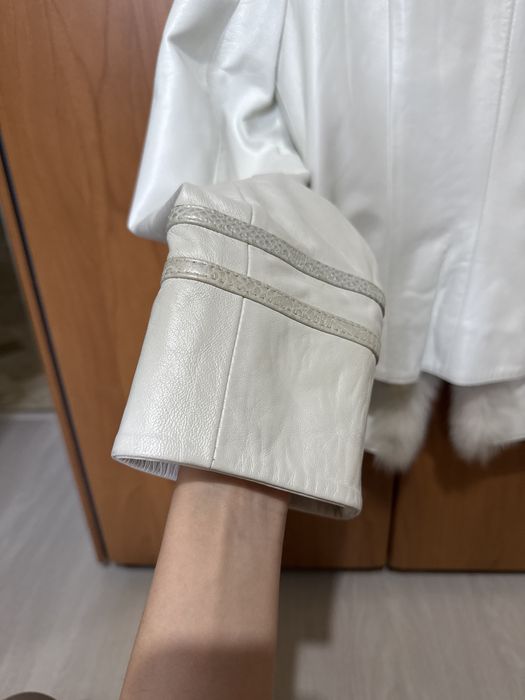 Haina de piele cu guler din blana naturala