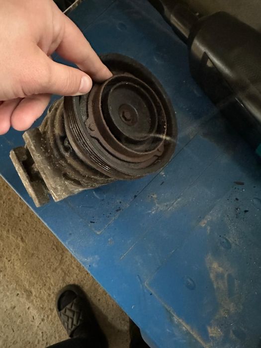 Compresor auto aer condiționat