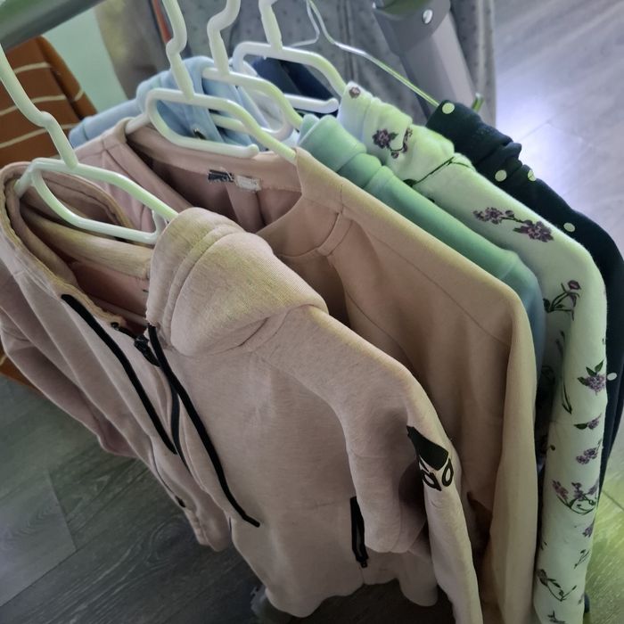 Продавам суичъри на Adidas, H&M